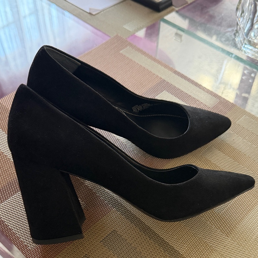 Charles by Charles David women size 6 black shoes